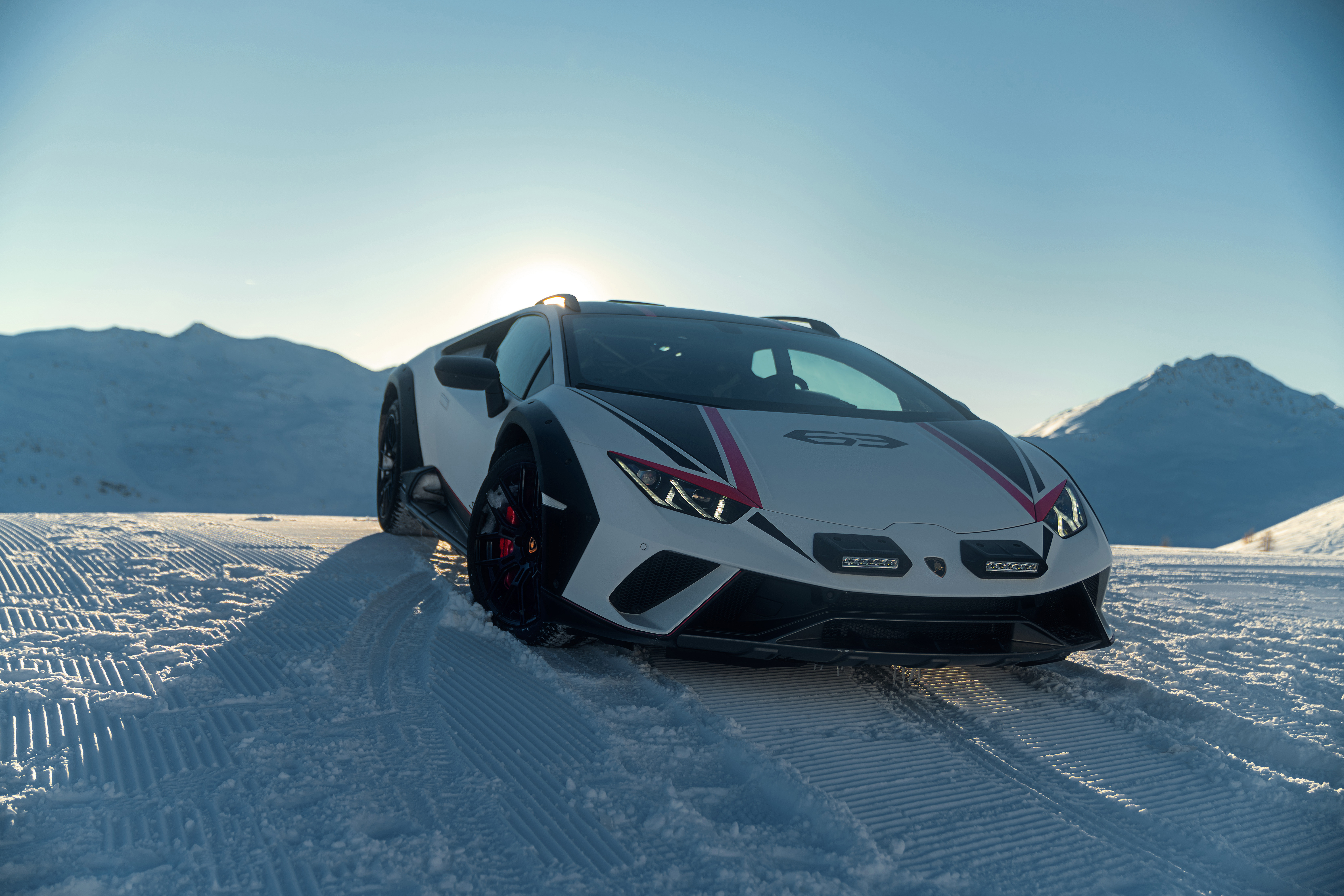 El Lamborghini Huracán Sterrato llega a la nieve desafiando las condiciones  invernales