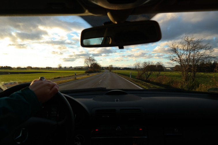 Viajar seguro en verano, cómo preparar tu coche para los desplazamientos en vacaciones