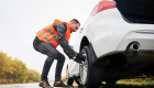 La mayoría de los conductores no saben cómo cambiar una rueda, según la encuesta de Novedades Motor