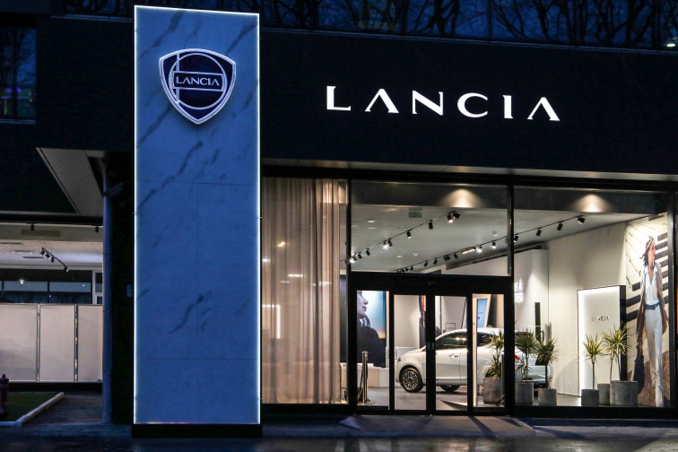 Lancia estrena nueva identidad de marca en Milán