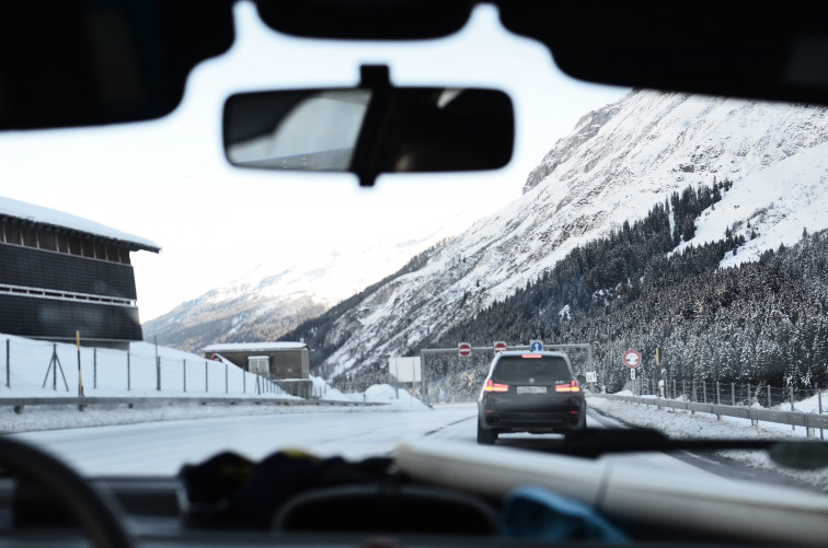 Vuelve la nieve. Consejos para viajar de forma segura a la montaña en invierno