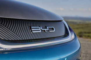 BYD continúa su expansión con la apertura de tres nuevos concesionarios en España