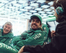 F1 | Fernando Alonso acaba con las especulaciones y renueva con Aston Martin