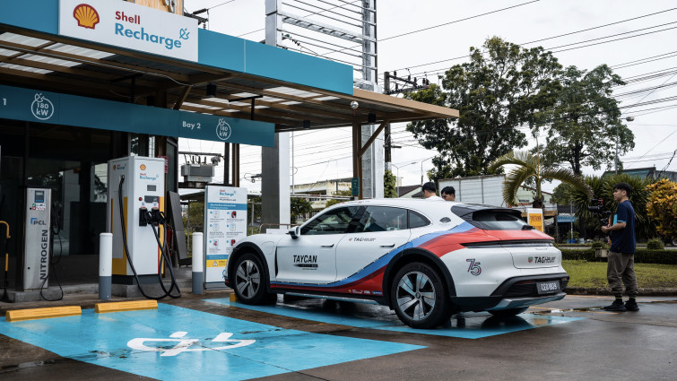 Los coches eléctricos pierden la mitad de su valor en solo tres años