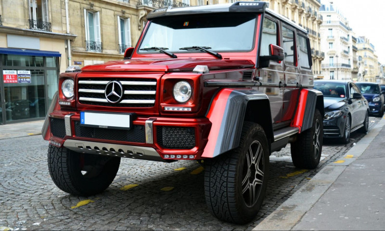 ​La anchura de los coches ha crecido tanto que ya no caben en las plazas de estacionamiento