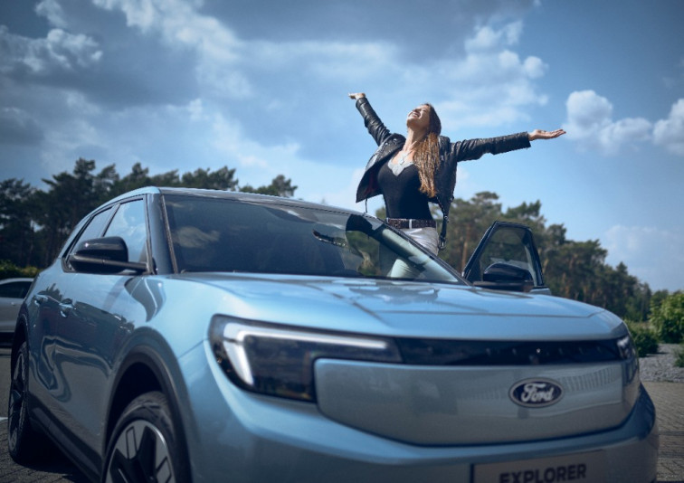 Lexie Alford completa su vuelta al mundo a bordo del Ford Explorer eléctrico