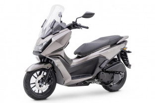 Kymco elige España para el lanzamiento del Sky Town 125 ABS, un scooter urbano por menos de 3.000 euros