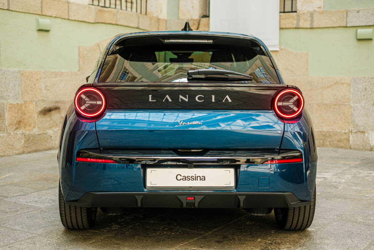 Lancia Ypsilon 04