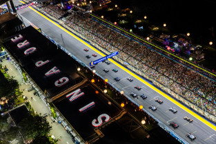 F1 | McLaren y Ferrari al acecho de Red Bull en la noche de Singapur. Horarios TV