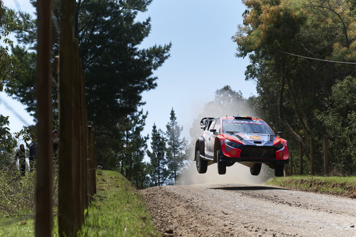 Wrc. tehierry neuville rally chile 02