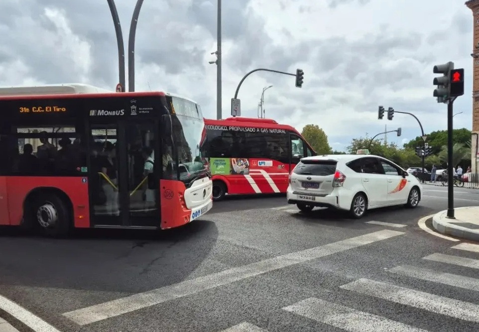 Trasnporte publico buses taxi