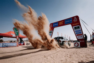 DAKAR 2025. Lategan y Sanders se hicieron con la Prólogo en coches y motos