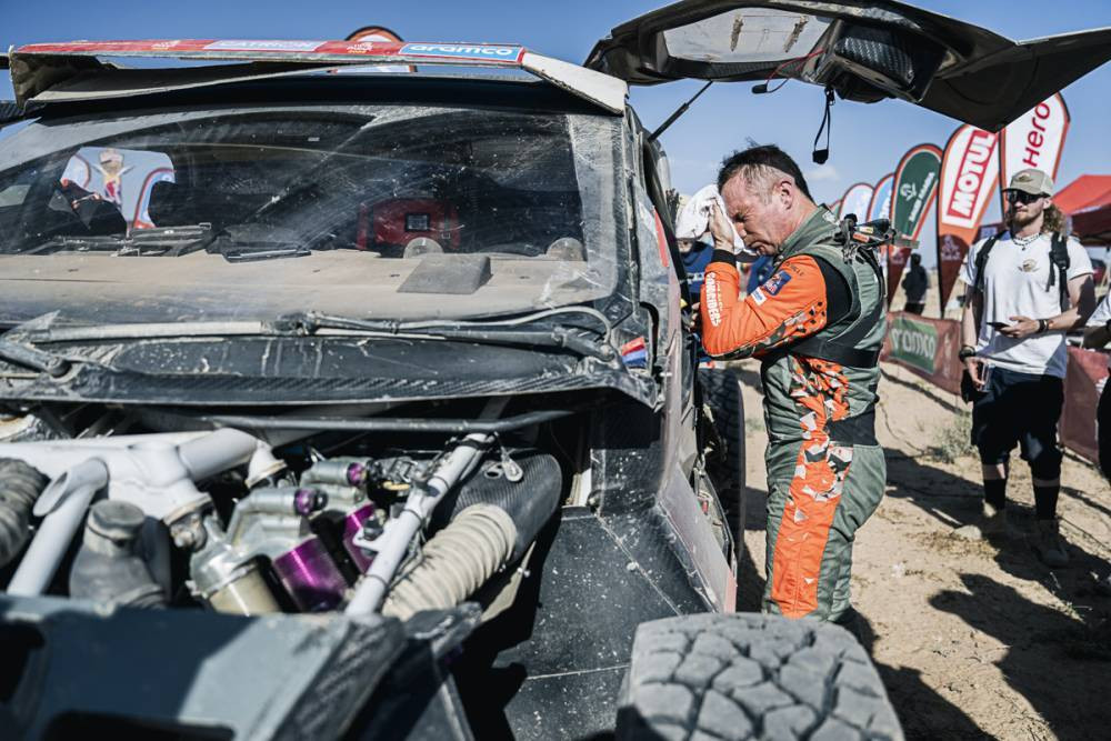 Dakar 2025. sebatien loeb. etpa 3. vuelco. 02